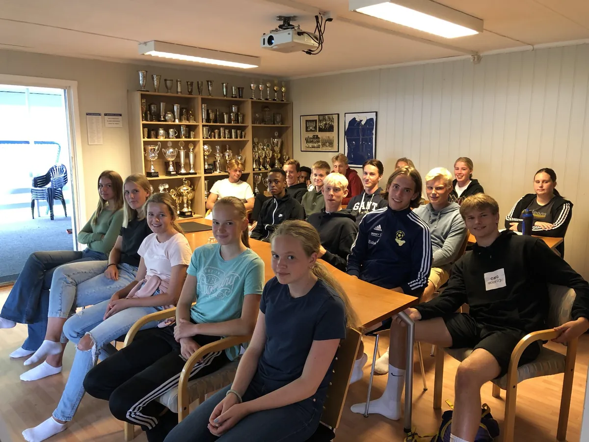 Instruktørene er på skolebenken!