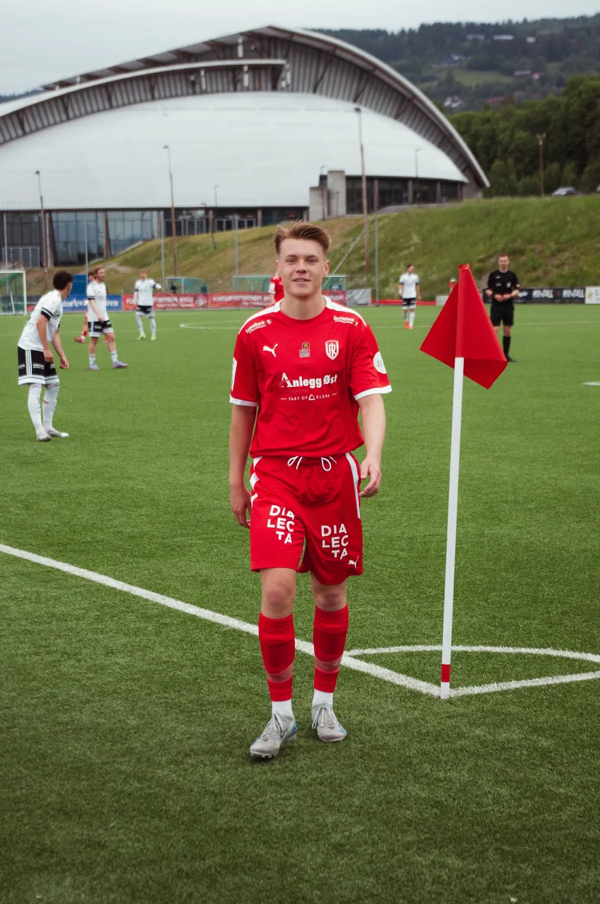 KLODER KOKER-drakten kan nå bestilles