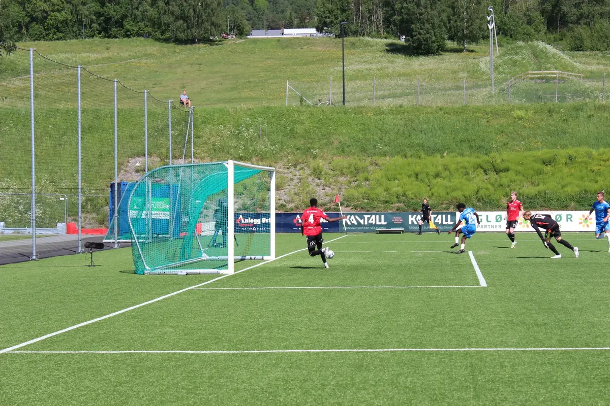 Overlegen seier på Stampa